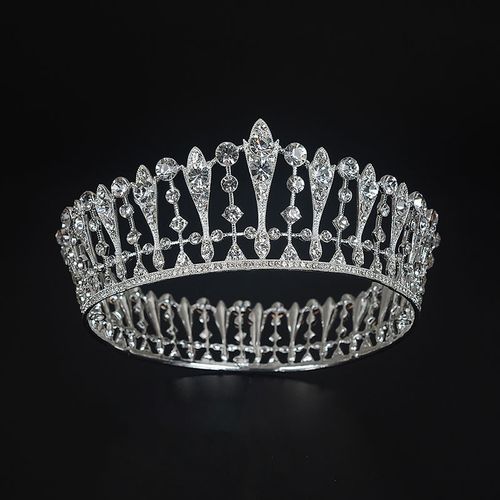 女王王冠图片唯美头像：没有公主命要有女王心