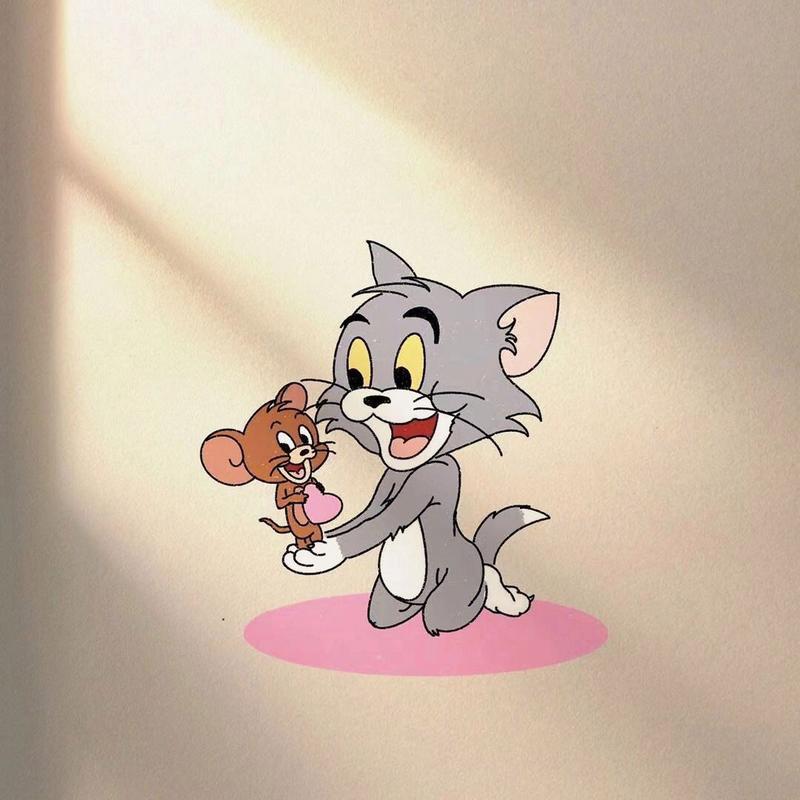 汤姆猫和杰瑞鼠在树上情侣头像：霜华染鬓