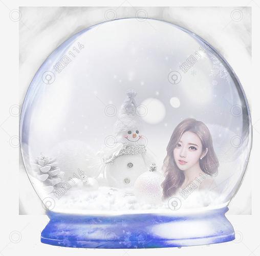 一个女孩在冬日拿着水晶球的头像图片：久伴不弃也许只是有所顾忌