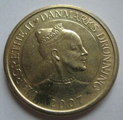 丹麦女王头像硬币：即使眼前是万丈深渊