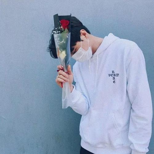 白玫瑰伤感头像男：你伤心的时候还有我