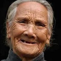 70岁老太婆头像 图文：我们一生