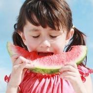 小孩子吃西瓜头像真人图片： 你应该是一场梦