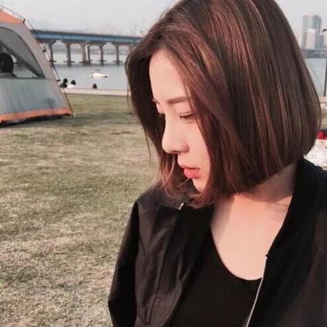 韩国女生头像霸气超拽短发图片：我们都还小