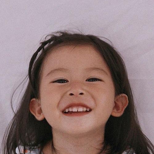 超可爱女生头像小孩子日本图片：人世间纵使有千红百媚